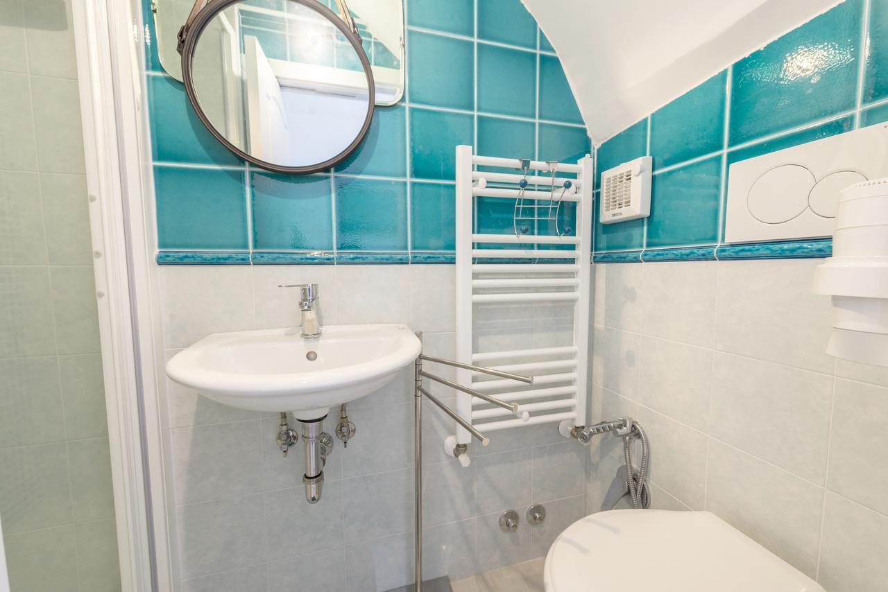 Villino Emanuele Bed & Breakfast Santa Marinella Bagian luar foto